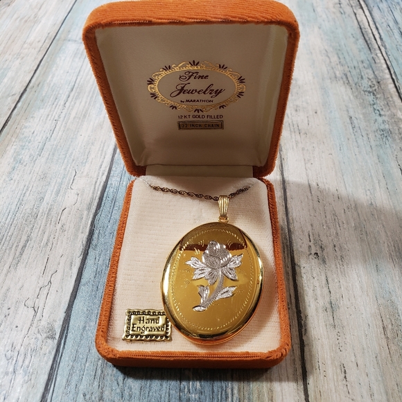 Marathon Jewelry - Marathon 12k GF Flower  Locket